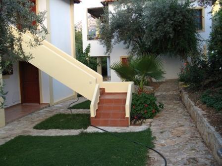 Hotel Heleni Apartments Epidaurus Экстерьер фото